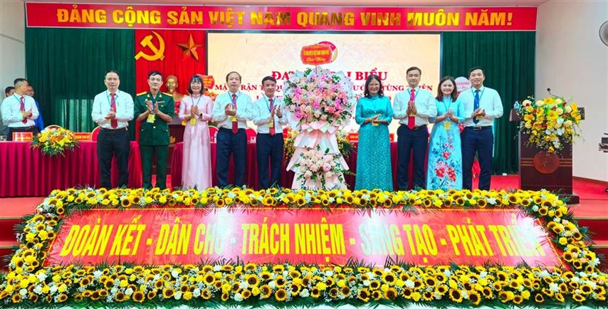 Đồng chí Vũ Dư Hùng giữ chức Chủ tịch Ủy ban MTTQ Việt Nam phường Tùng Thiện nhiệm kỳ 2025-2030.