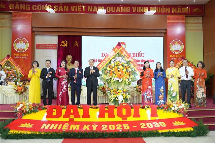 Đồng chí Phạm Ngọc Hưng tiếp tục làm Chủ tịch Ủy ban MTTQ Việt Nam phường Vĩnh Hưng