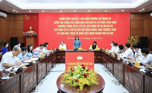 Đồng chí Nguyễn Thị Tuyến – Phó Bí thư Thường trực Thành ủy phát biểu tại buổi làm việc với Ban Thường trực Ủy ban MTTQ Việt Nam TP (27/4)