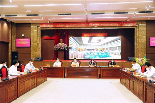 Các đồng chí lãnh đạo Thành phố chủ trì tại điểm cầu thành phố Hà Nội, Hội nghị do Trung ương tổ chức trực tuyến toàn quốc triển khai Chương trình hành động của MTTQ Việt Nam và các tổ chức thành viên thực hiện Nghị quyết Đại hội đại biểu toàn quốc lần thứ XIII của Đảng.