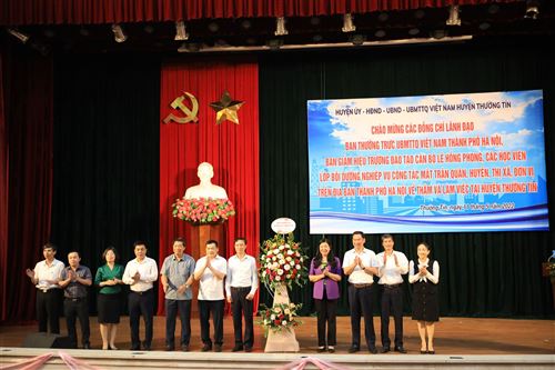 Ủy ban MTTQ Việt Nam TP thăm và làm việc tại huyện Thường Tín (11-5)