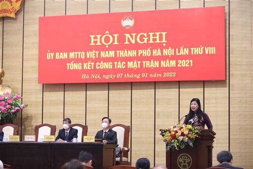 Chủ tịch Ủy ban MTTQ TP Hà Nội Nguyễn Lan Hương phát biểu khai mạc