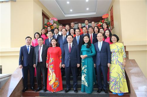 Lãnh đạo Thành phố và các đơn vị đến chúc mừng Ủy ban MTTQ Việt Nam TP Hà Nội nhân kỷ niệm 90 năm ngày Truyền thống MTTQ Việt Nam