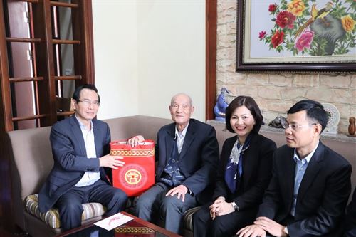 Lãnh đạo Ủy ban MTTQ Việt Nam TP thăm, tặng quà Tết Nguyên đán Kỷ Hợi 2019