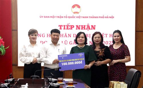 Tiếp nhận ủng hộ Nhân dân bị thiệt hại do mưa lũ gây ra năm 2025