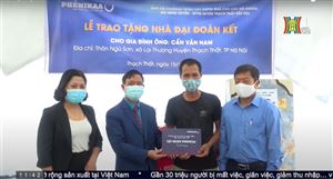 MTTQ THẠCH THẤT TRAO TẶNG 10 NHÀ ĐẠI ĐOÀN KẾT TRONG THÁNG CAO ĐIỂM VÌ NGƯỜI NGHÈO NĂM 2021